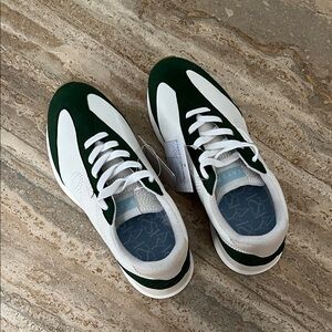 saysh three CHIEF Stylish Green and White women's Sneakers vintage style size 9